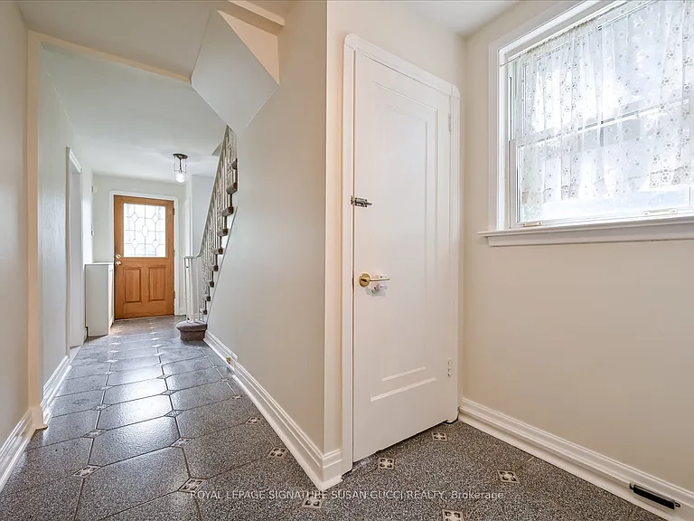 32 Marilyn Cres #MAIN — Photo 4