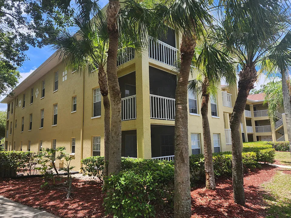 2690 Coral Landings Blvd #215