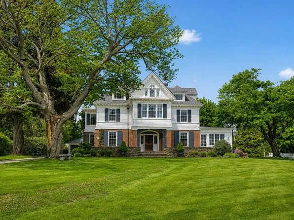 12 Willow Avenue, North Hampton, NH 03862