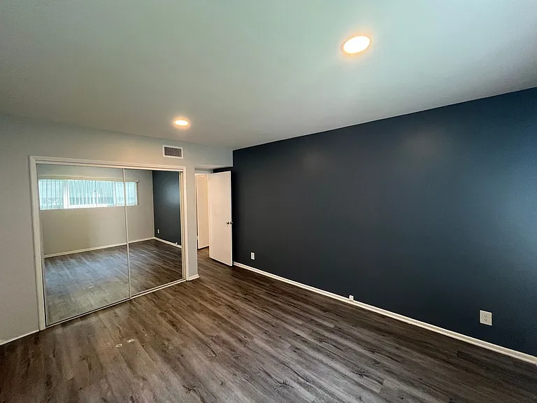 1371 S. Beverly Glen Blvd. — Photo 28