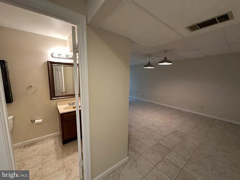 893 Broad Oaks Dr — Photo 14