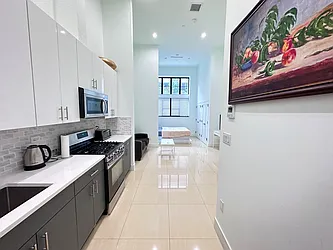 Rented by R New York