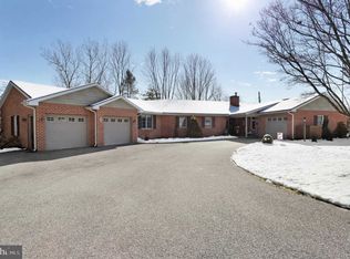 9754 Forest Ridge Rd, Shippensburg, PA 17257