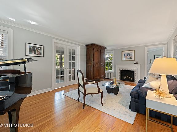 4th image of 371 Woodlawn Ave
