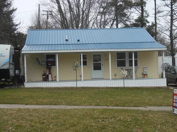 128 Spruce St, Vassar, MI 48768