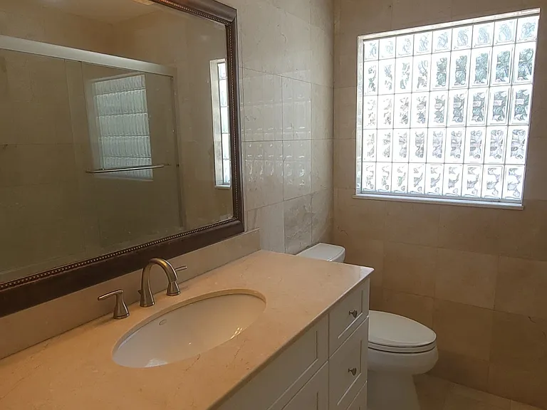 1506 S Trask St — Photo 17