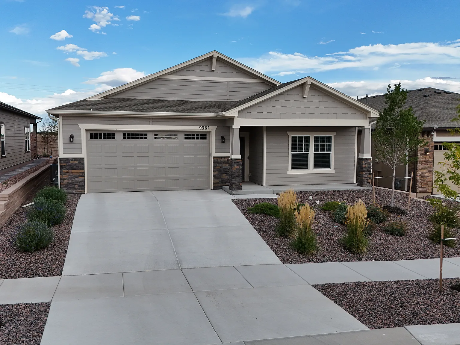 3 bed, 1932 sqft, $3,000 — Photo 2