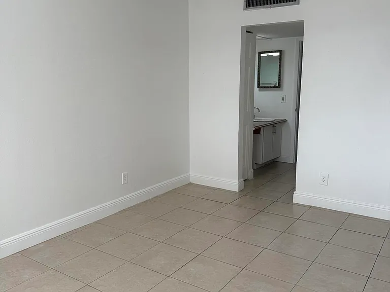 5750 NW 64th Ave #106 — Photo 10