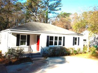1040 Shepherds Ln, Atlanta, GA 30324