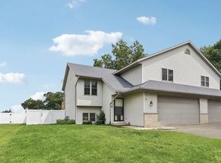 545 Ronald Lee Cir, Rio, WI 53960