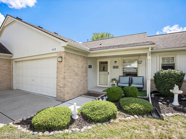 25342 Julianna Dr, Chesterfield, MI 48051