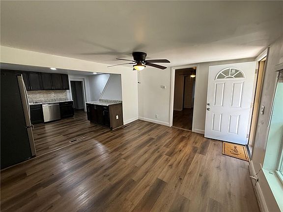 3rd image of 2523 Hood Ave NW