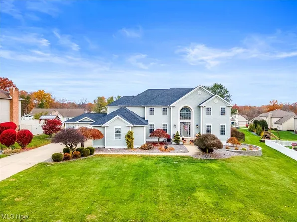 1050 Fox Den Trl, Canfield, OH 44406