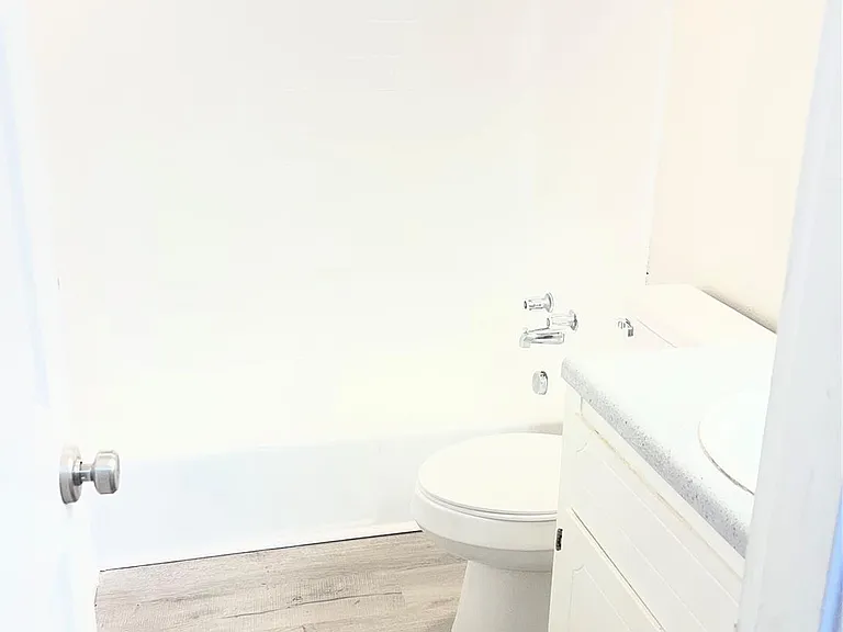 407 S Chester St #14 — Photo 11