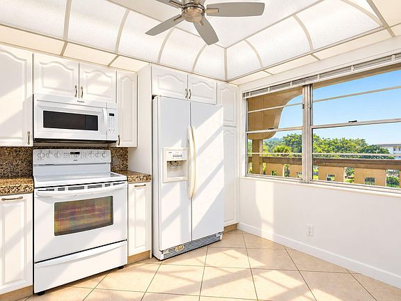 3rd image of 2901 Victoria Circle #D4