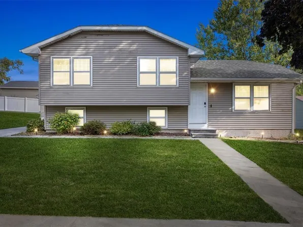3816 Monterey Dr, Waterloo, IA 50701