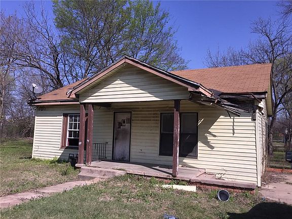 2nd image of 415 Giraud St