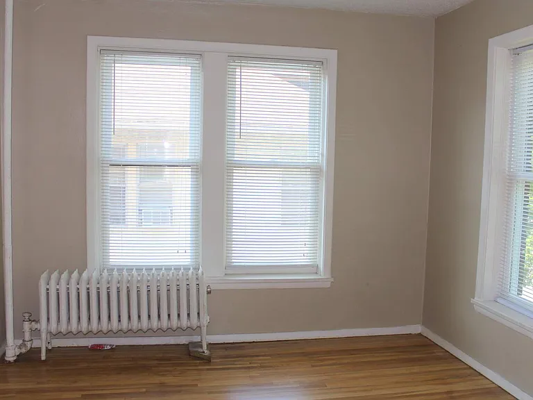 476 Herschel St. — Photo 26