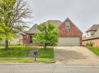 4610 E 142nd St S, Bixby, OK 74008