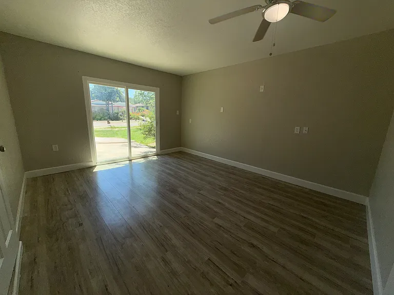 4911 Tennyson Dr — Photo 13