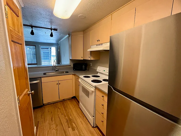 336 N Grant St — Photo 8