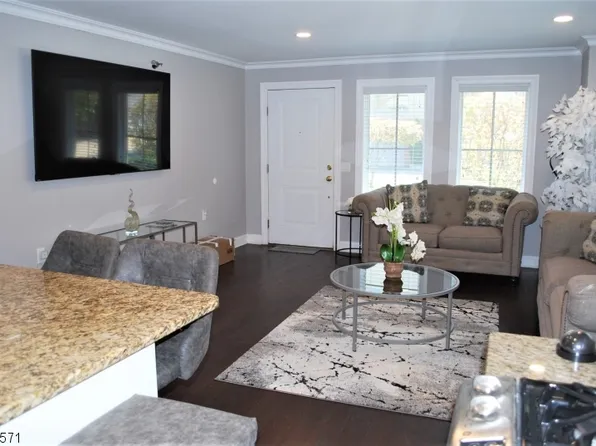 200 Laird Avenue  101 image 2 of 12