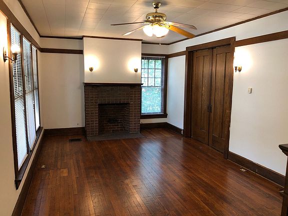 3rd image of 251 E Lane Ave