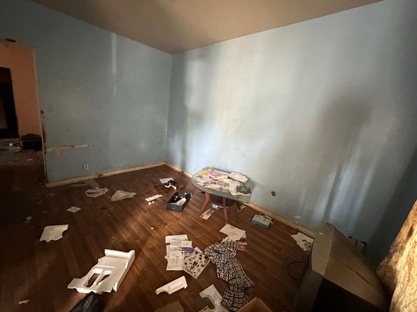 chicago-illinois-2075752959 picture