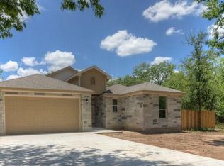 121 W Pauwela Ln, Bastrop, TX 78602
