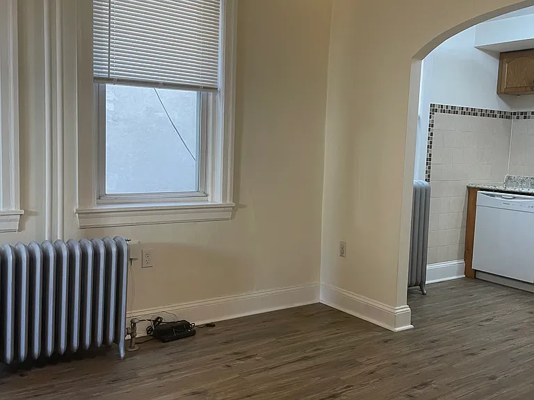 2307 Brown St #1R — Photo 3