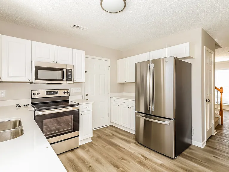 4529 Capstone Dr — Photo 8
