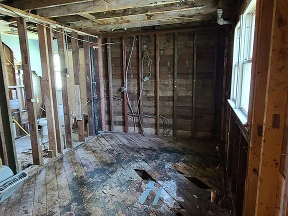 3rd image of 575 W High St Lot 148