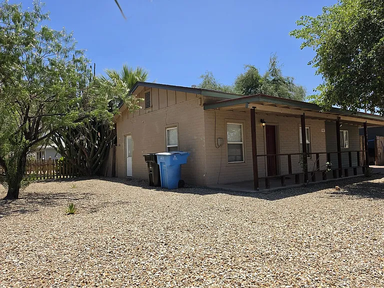 2145 W Wilshire Dr — Photo 27