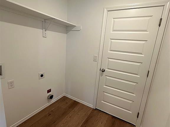 4th image of 9830 Wildflower Dr