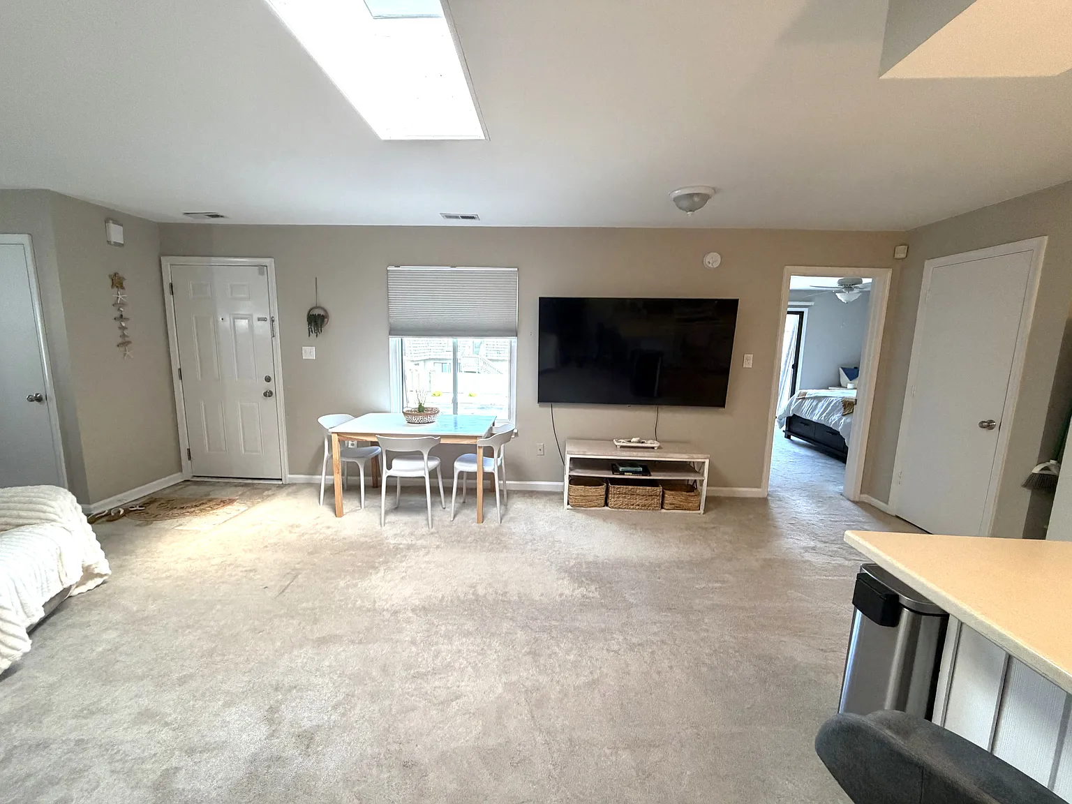 2 bed, 948 sqft, $2,100 — Photo 3