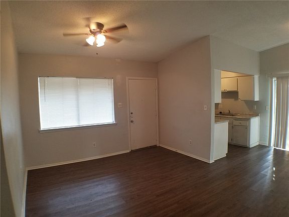 5th image of 6715 Sandshof Dr Unit A