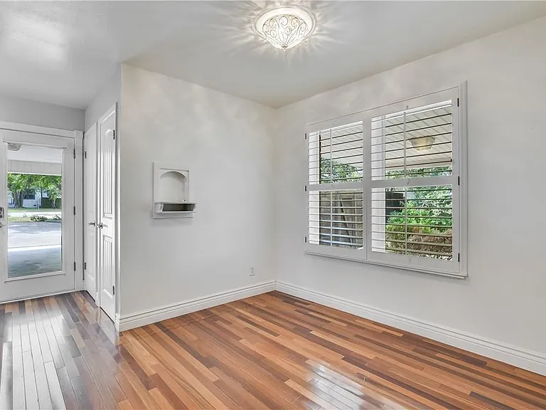 2501 Hancock Dr — Photo 14