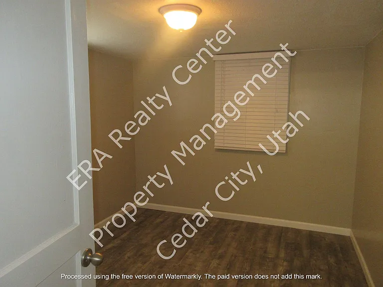 399 E Center St — Photo 10