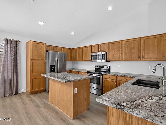 3rd image of 11106 E CATALINA Avenue