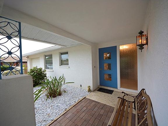 4th image of 1761 Valencia Dr