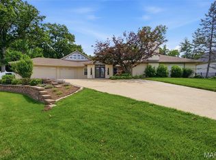17 Stacy Dr, Saint Louis, MO 63132