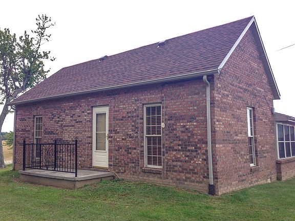 4th image of 431 E County Road 900 N