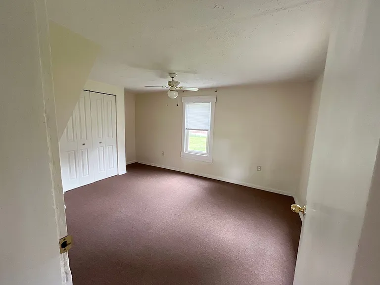 411 Florence St — Photo 4