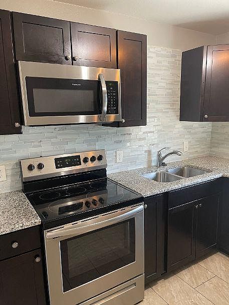 2nd image of 1017 N Elizabeth St #1017