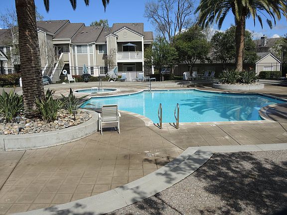 4th image of 5894 Bridgeport Lake Way