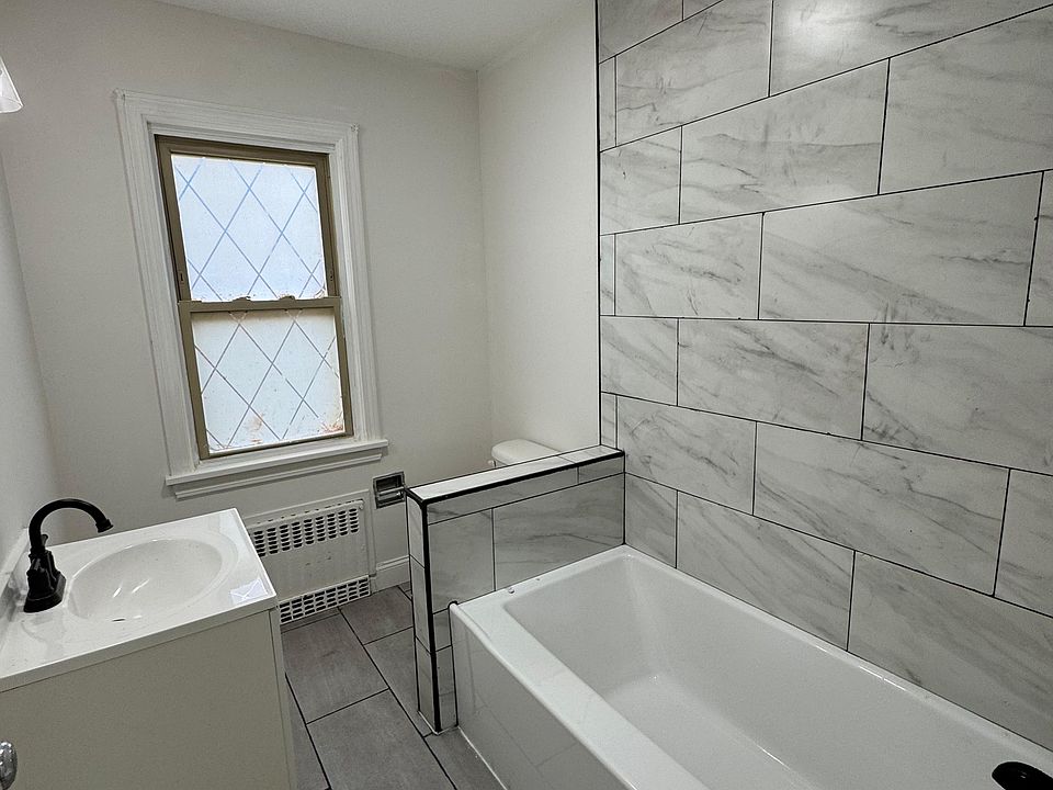 1st image of 3419 Grover Ave #2