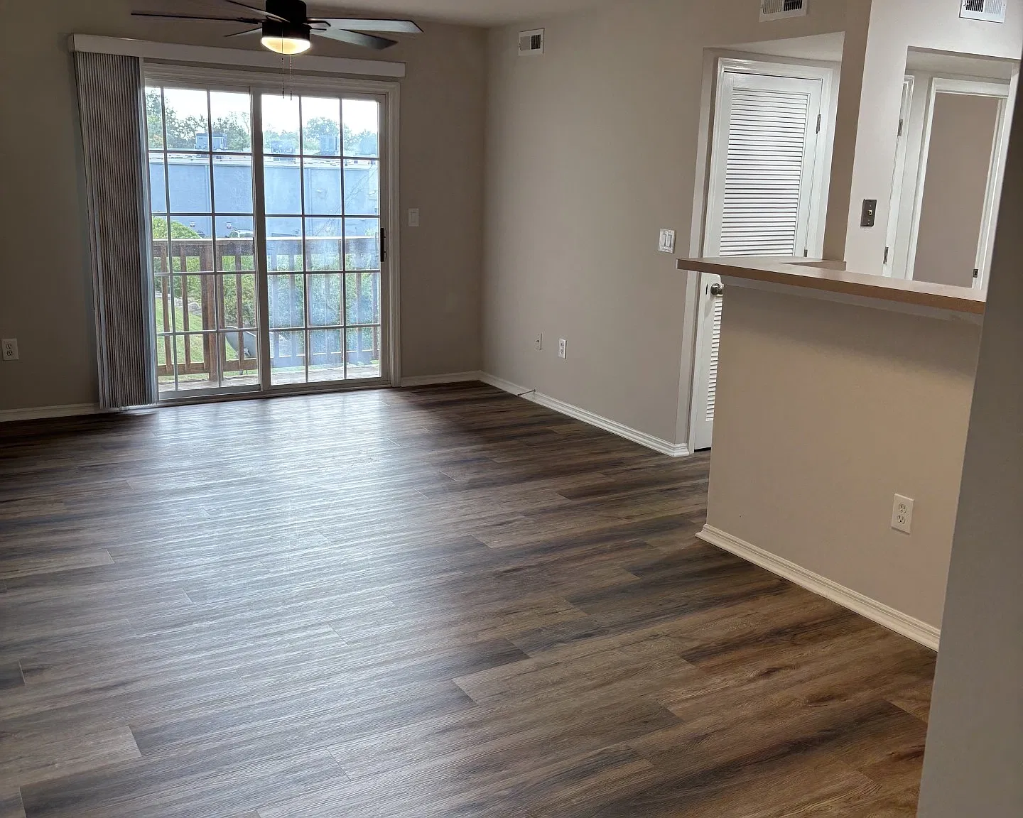 2 bed, 900 sqft, $1,295 — Photo 3