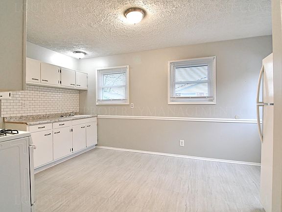 4th image of 8711 Rosshire Dr