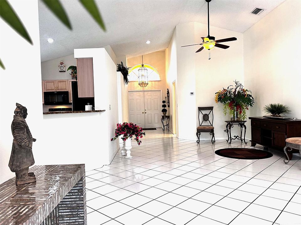 1st image of 1063 Fairfax Circle