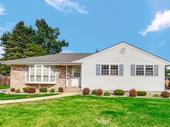 8933 Cottage Grove Ave, Highland, IN 46322
